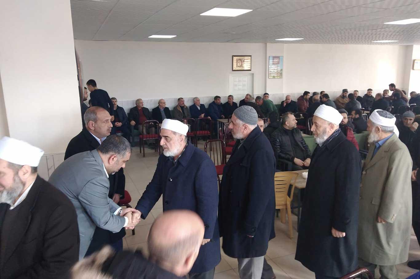 شاندێکی إتحاد العلماء بەژداری پرسەی قوربانیەکانی زەمین لەرزەی خارپێت بوو